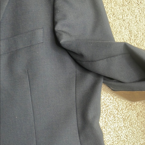 Blue Fitted Blazer with Notched Lapels and Textured Fabric - Picture 3 of 5